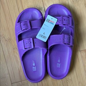 32 degree  Purple Sandals new with tags
